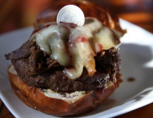 The-Ghost-Burger-at-Kumas-Corner-Abel-Uribe-Chicago-Tribune-e1380886880257